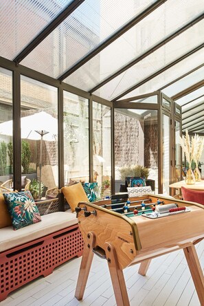 Bar (on property) - Hôtel Cervantes by Happyculture (Paris)