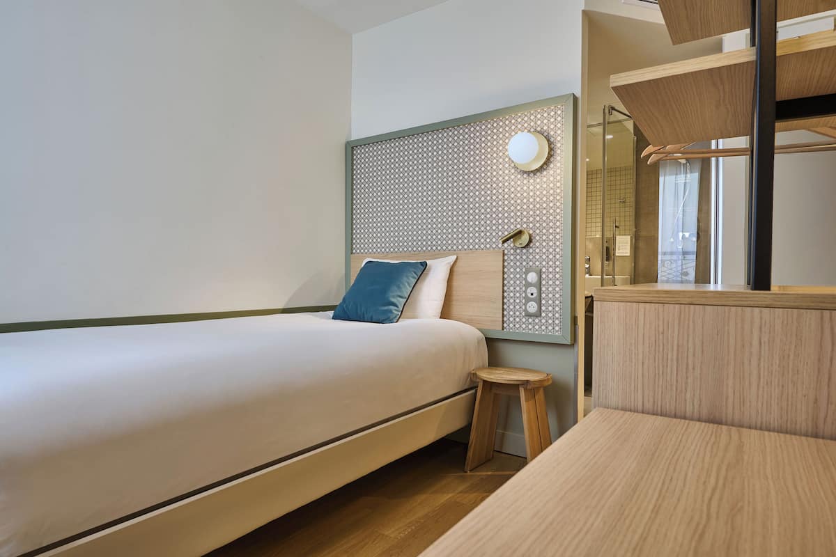 Chambre Simple | Coffres-forts dans les chambres, bureau, chambres insonorisées