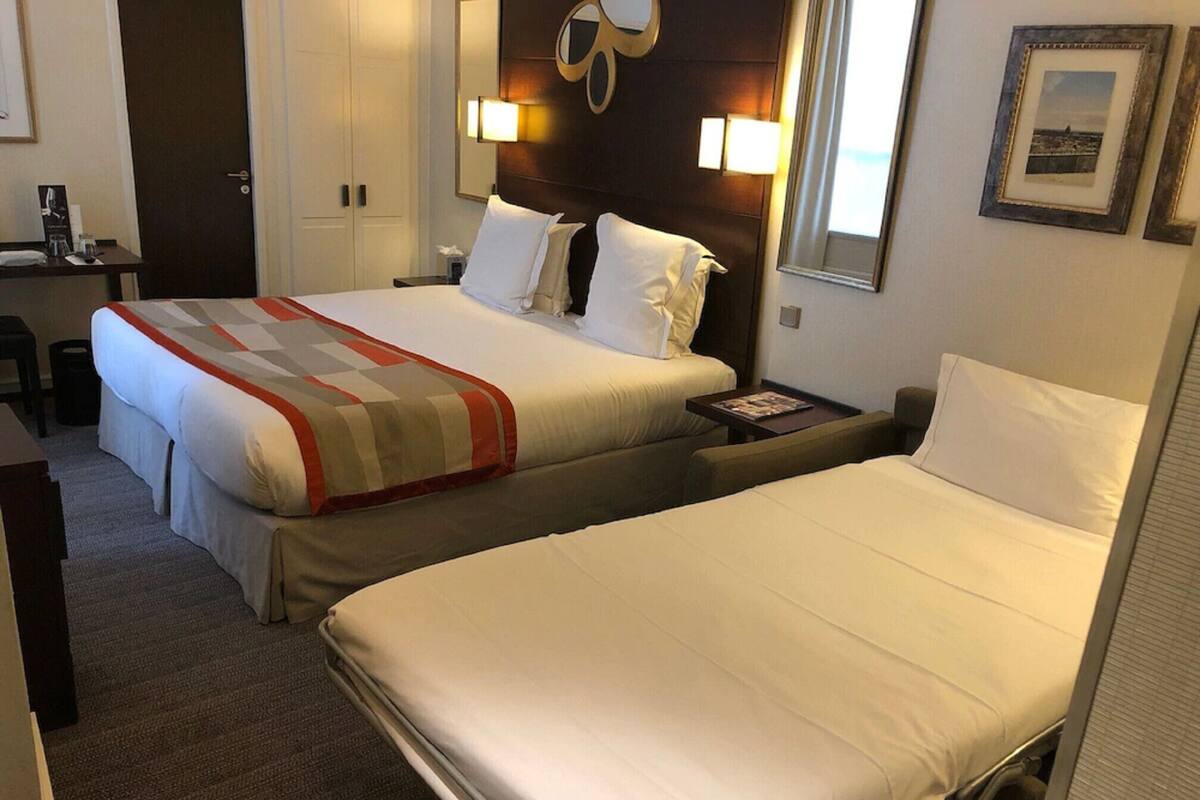 Chambre Triple Deluxe | Minibar, coffres-forts dans les chambres, bureau, Wi-Fi gratuit