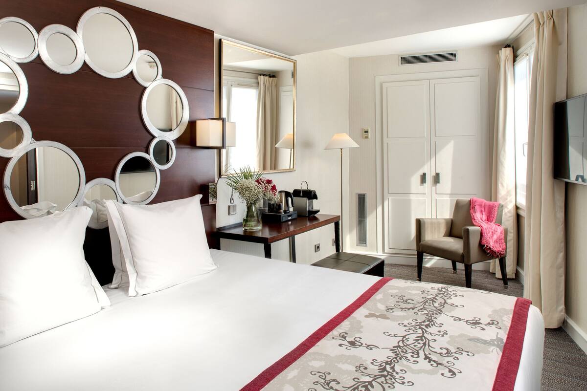 Suite | Minibar, coffres-forts dans les chambres, bureau, Wi-Fi gratuit