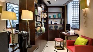 Minibar, in-room safe, desk, free WiFi