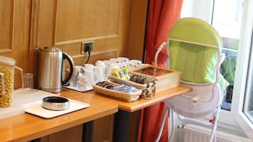 Kontinental morgenmad hver dag (9 EUR pr. person)