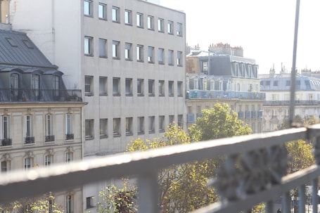 Hotel Cosmotel MARAIS REPUBLIQUE PARIS