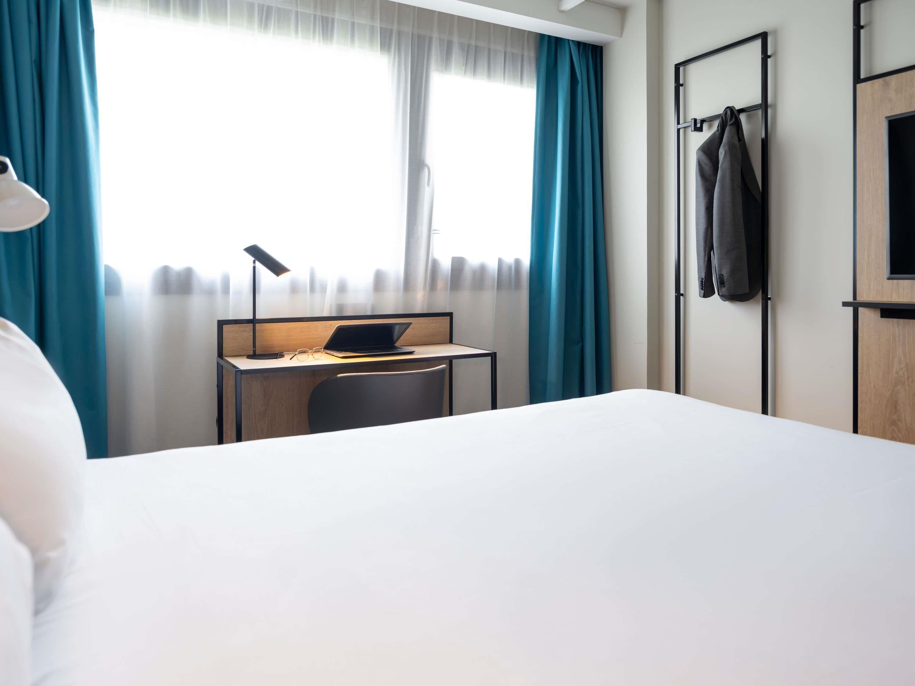 Standard Double Room, 1 Double Bed | In-room safe, desk, blackout drapes, soundproofing