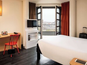 Standard-Doppelzimmer, 1 Doppelbett | Zimmersafe, Schreibtisch, Verdunkelungsvorhänge, schallisolierte Zimmer