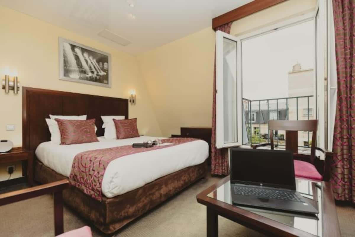 Ropa de cama de alta calidad, camas con efecto memoria y minibar