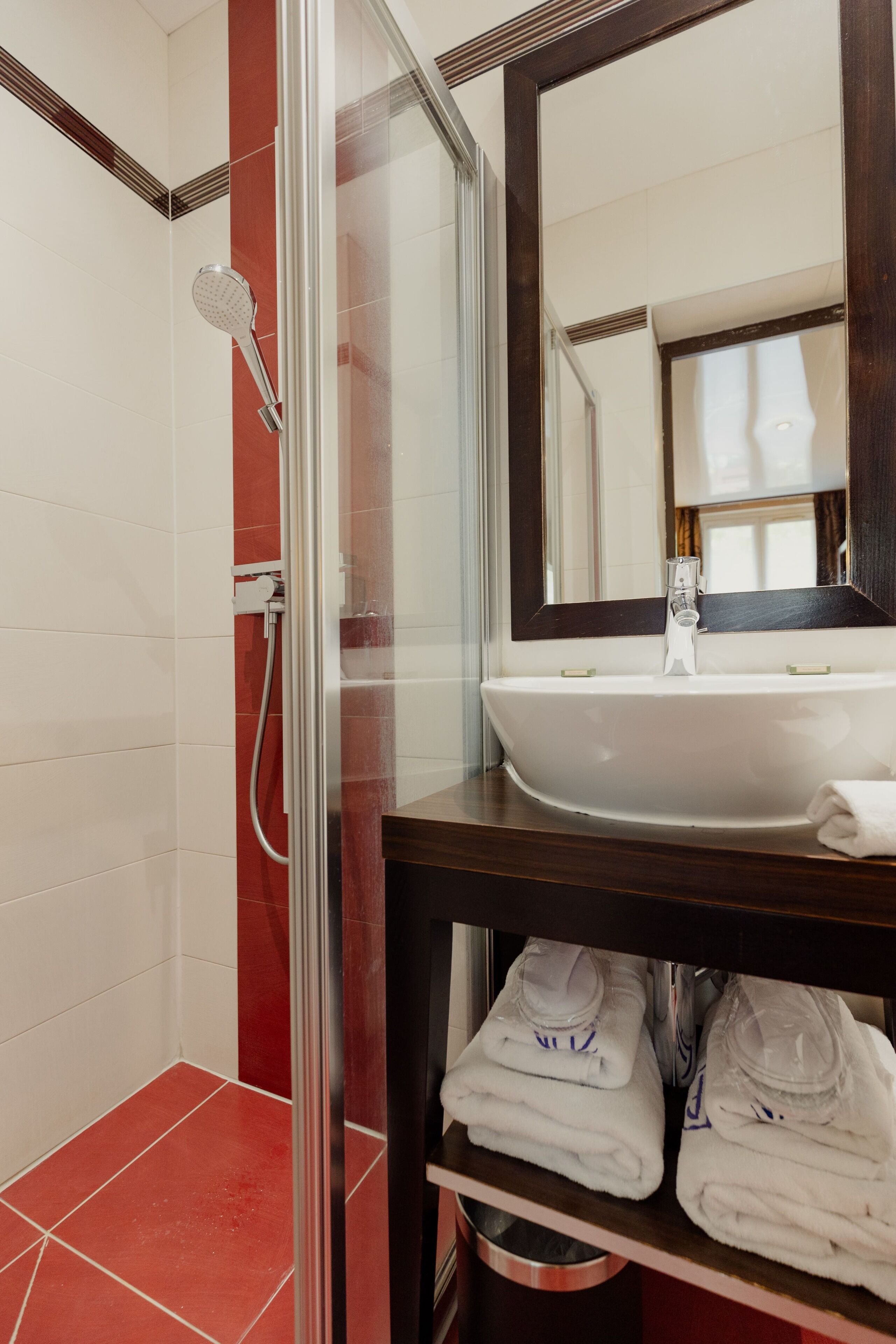 hydromassage showerhead, free toiletries, hair dryer, slippers