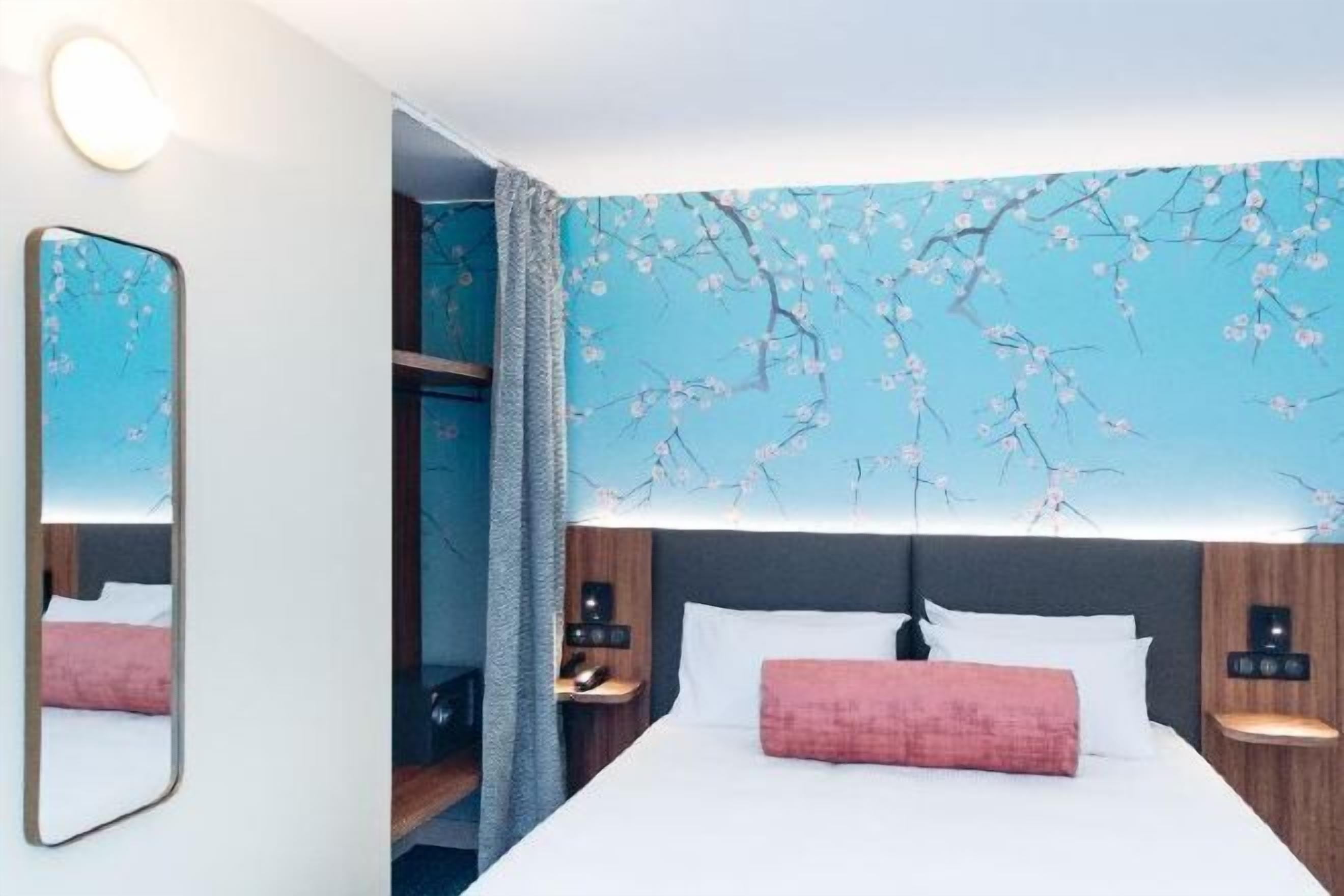 Premium bedding, pillowtop beds, in-room safe, desk