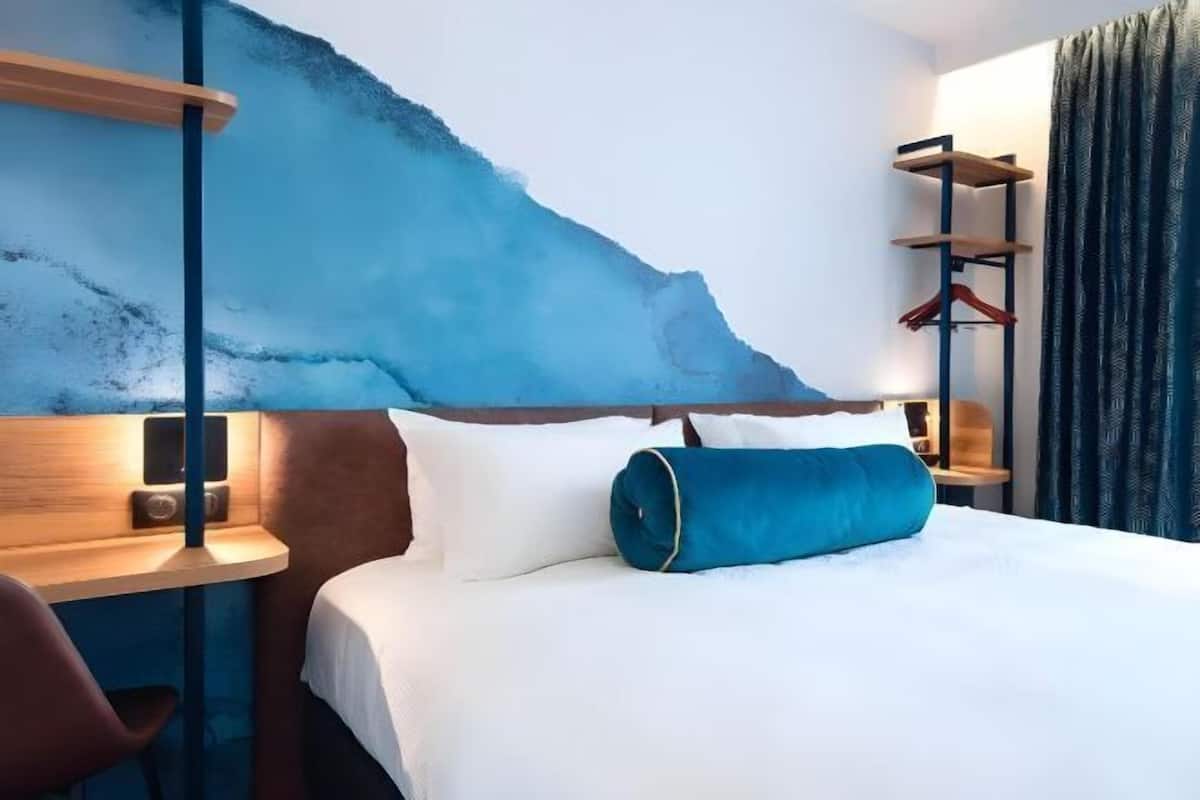 Premium bedding, pillowtop beds, in-room safe, desk