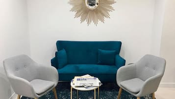 Coin salon dans le hall