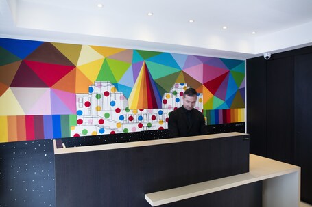 Hotel Palais De Chaillot - Image 11