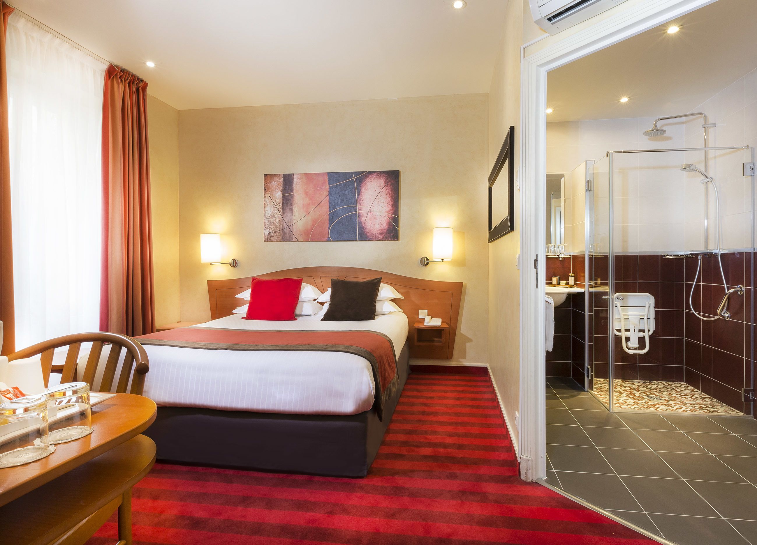 1 bedroom, in-room safe, desk, blackout curtains