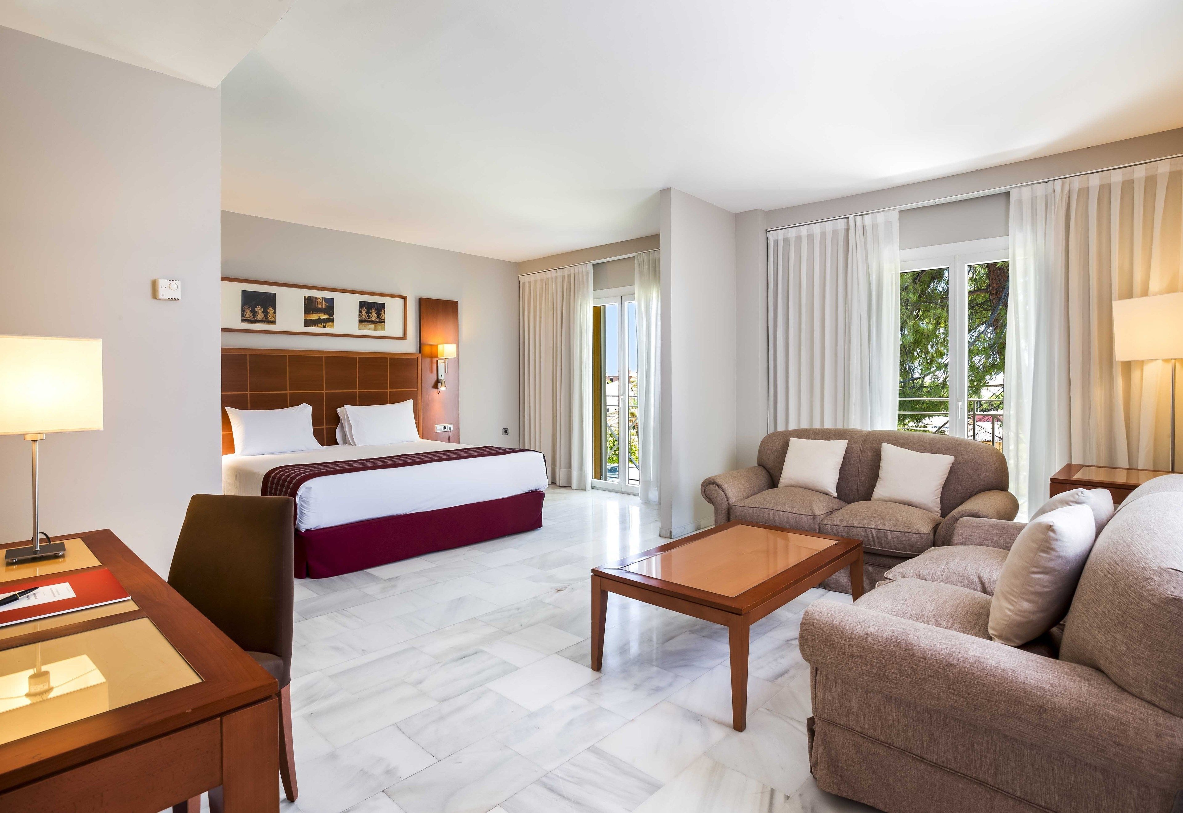 ห้องจูเนียร์สวีท | มินิบาร์, ตู้นิรภัยในห้องพัก, โต๊ะทำงาน, Wi-Fi ฟรี