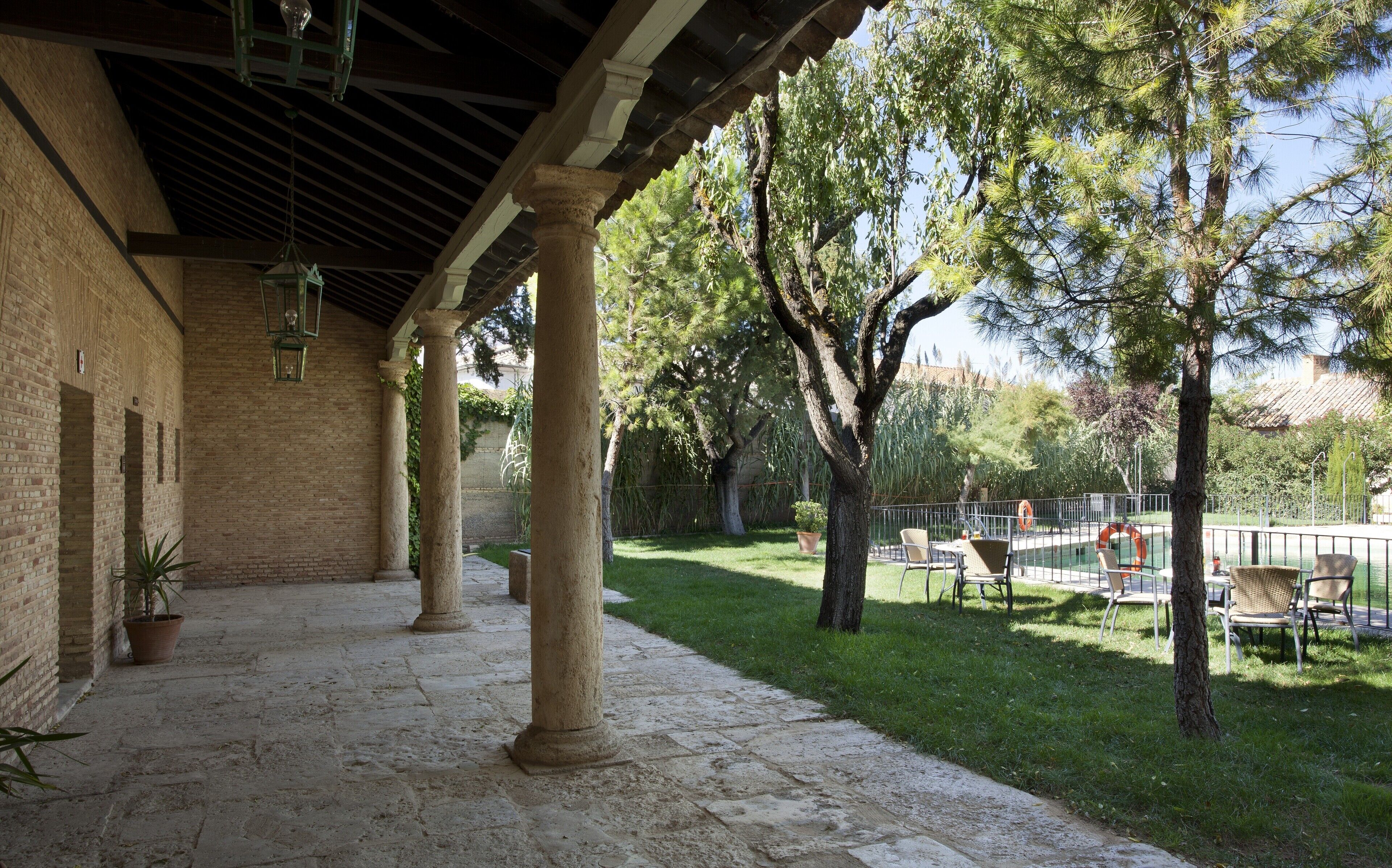 outdoor pool, pool loungers