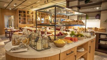 Desayuno buffet todos los días (con cargo)