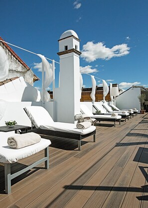 Sun deck
