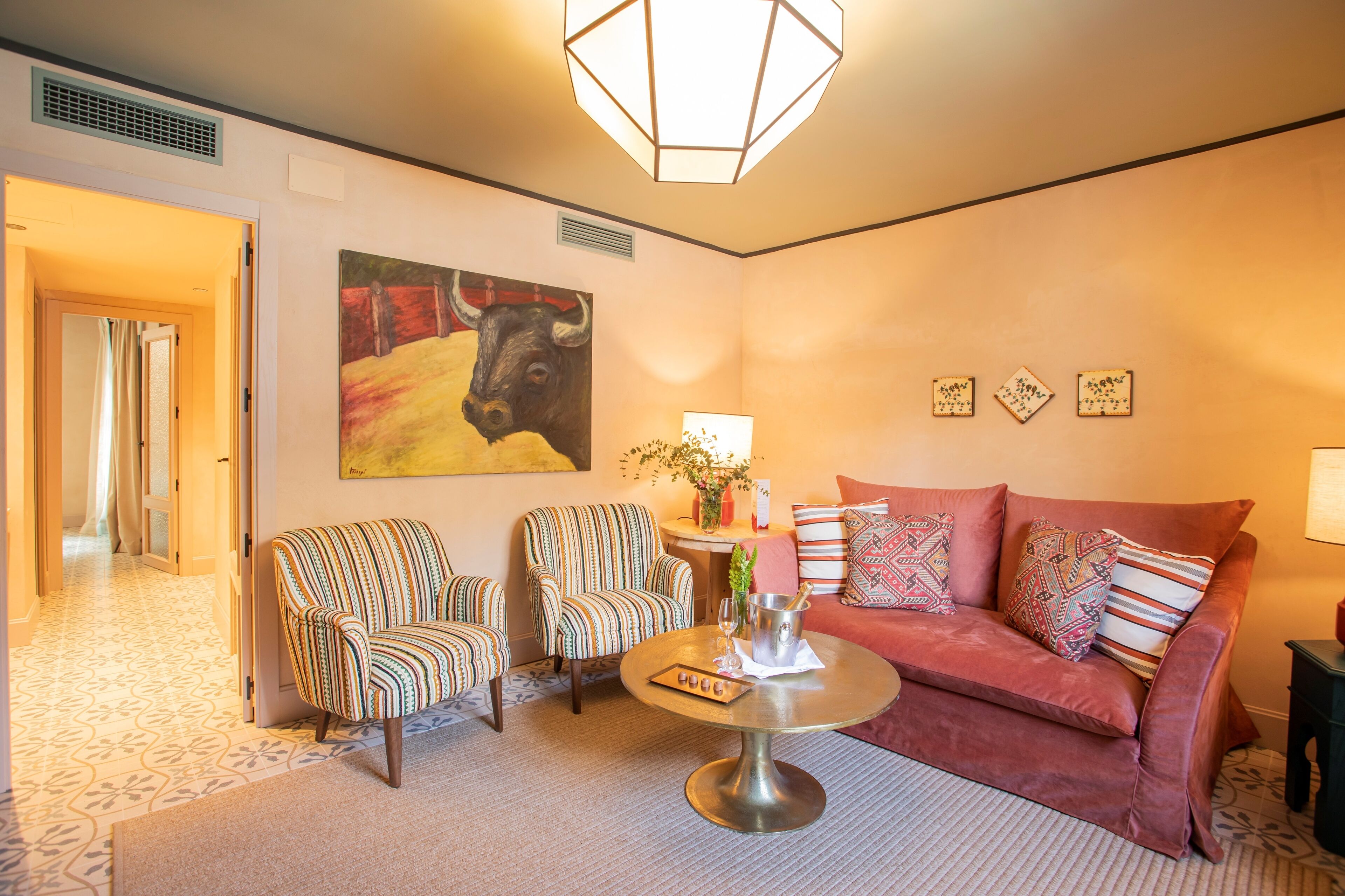 1 bedroom, egyptian cotton sheets, premium bedding, down duvets