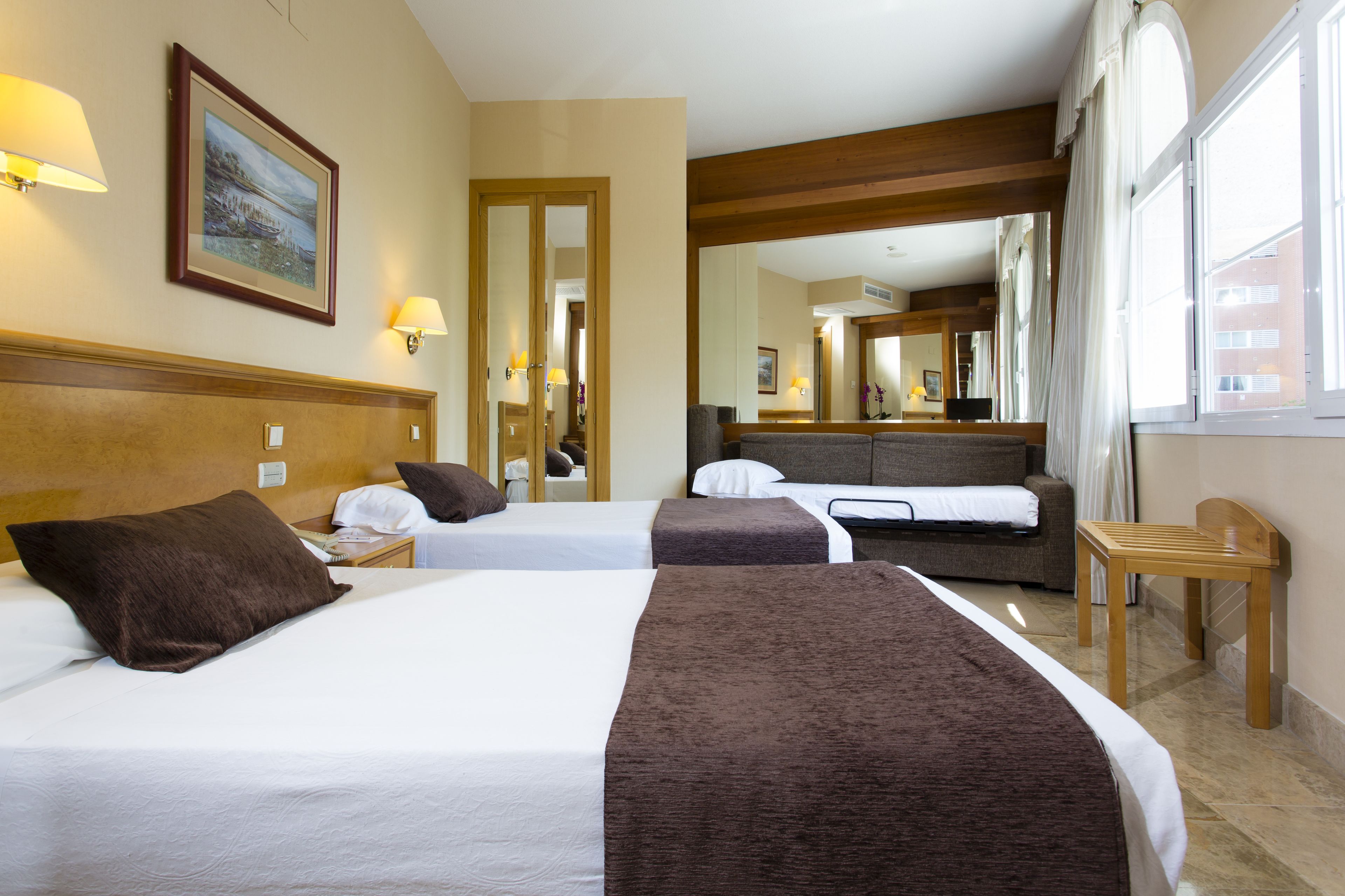 minibar, in-room safe, desk, soundproofing