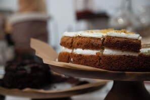 Morgenmadsbuffet hver dag (15 EUR pr. person)