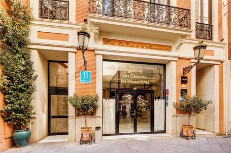 Sercotel Las Casas de los Mercaderes – Affordable hotel in Seville