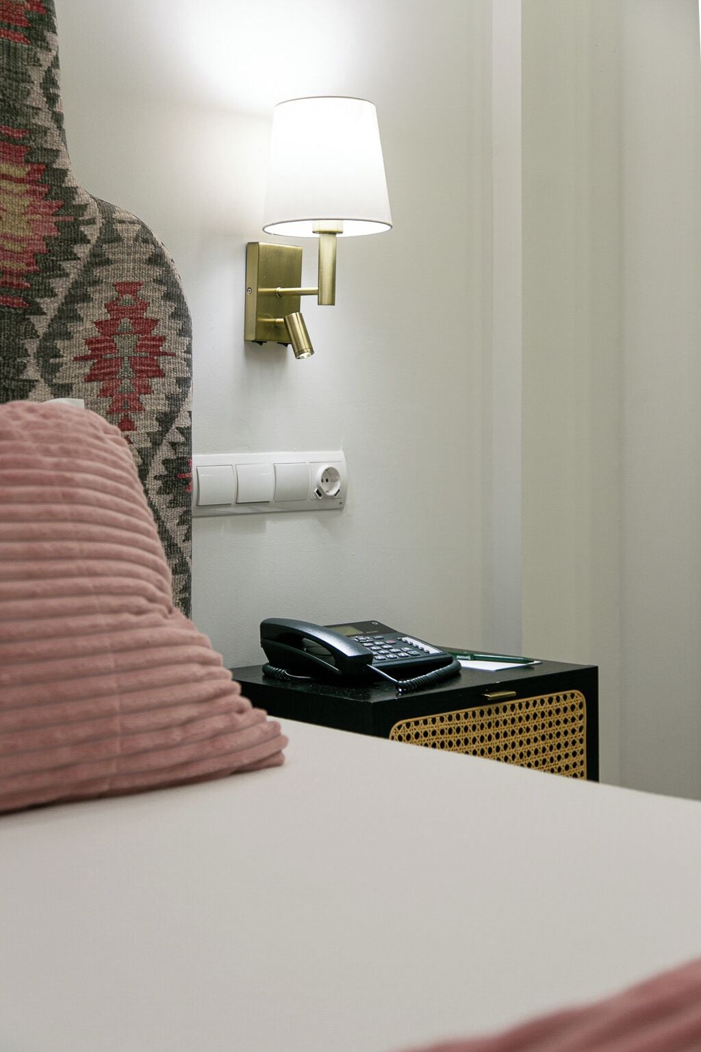 Chambre Simple | Minibar, coffres-forts dans les chambres, bureau, rideaux occultants