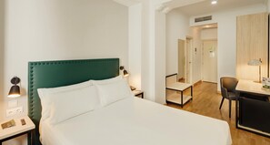 Double Room | Business center