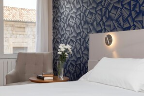 Minibar, két bảo mật tại phòng, trang trí khác biệt 
