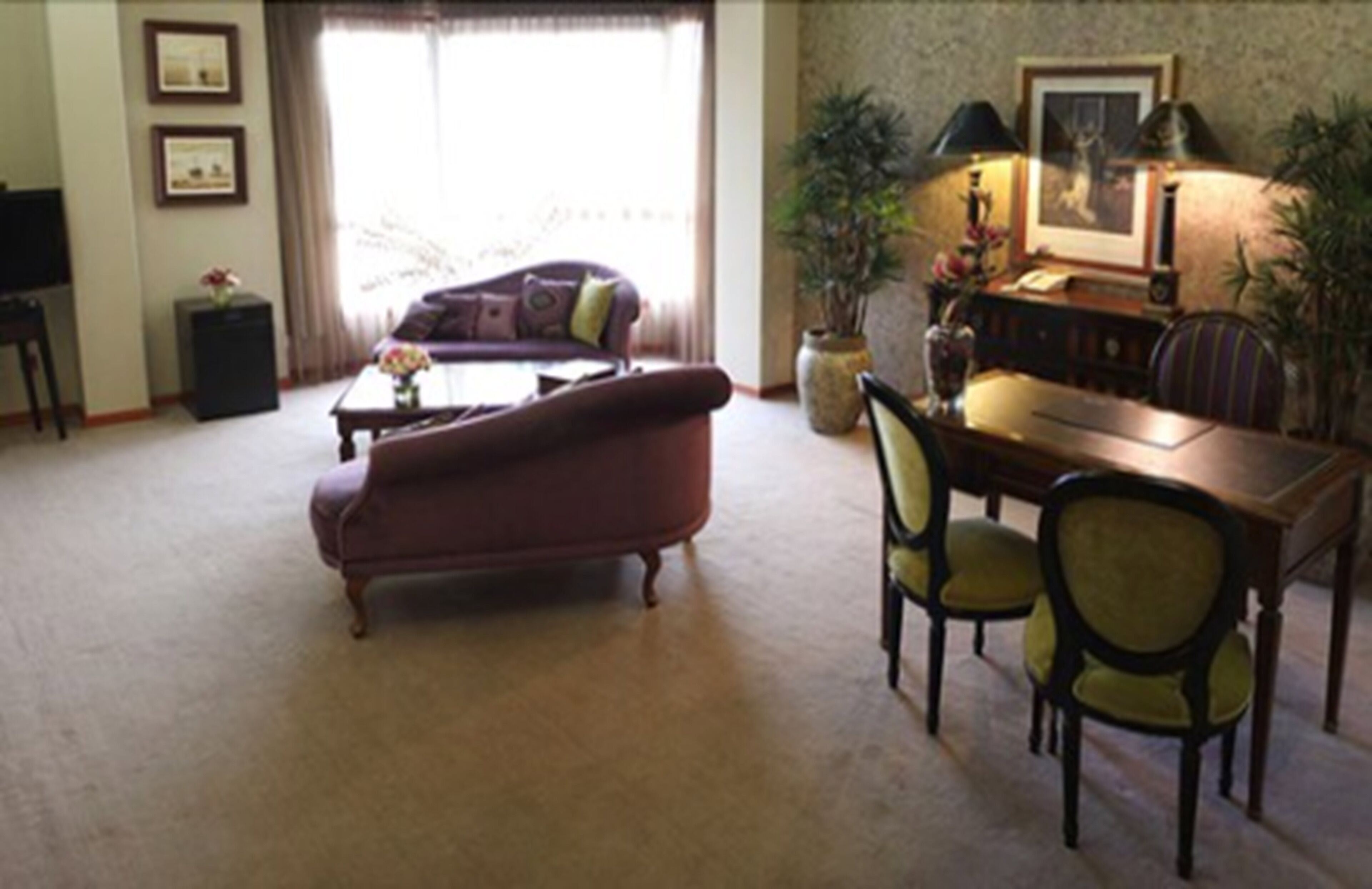 junior suite | living room | flat-screen tv