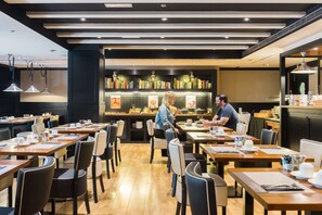 Daily buffet breakfast for a fee - Hotel EuroPark (Barcelona)