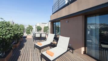 Junior-Zimmer, Terrasse | Pool | AuĂenpool (je nach Saison geöffnet)