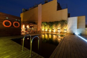 Seasonal outdoor pool - Hotel EuroPark (Barcelona)