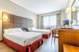 Minibar, escritorio, camas plegables/adicionales y wifi gratis 