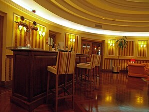 Bar (on property) - Hotel Hoyuela (Santander)