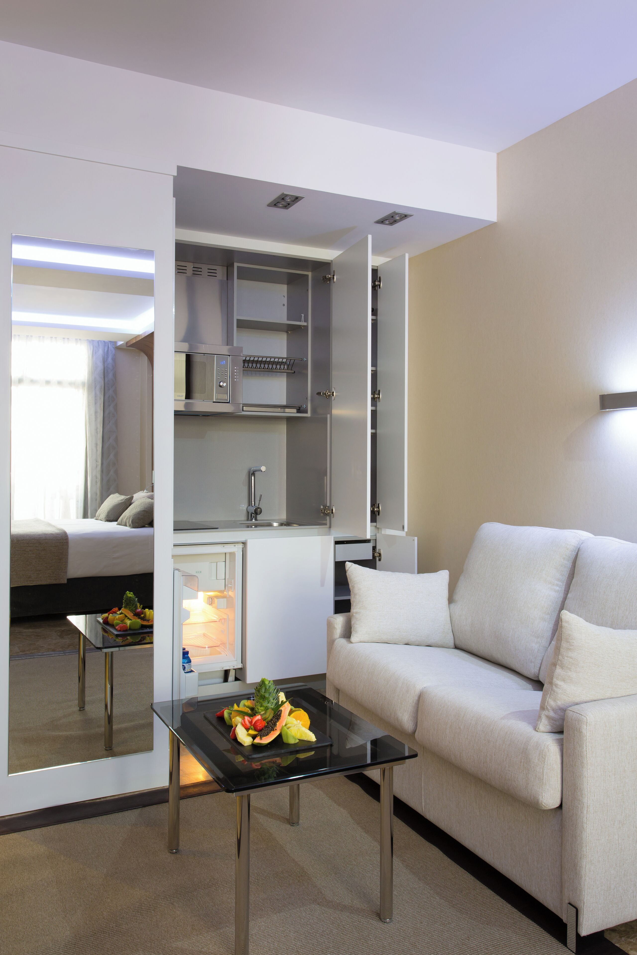 fridge, microwave, coffee/tea maker