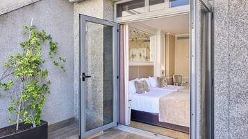 Suite, Terrace | 1 bedroom, Egyptian cotton sheets, premium bedding, minibar