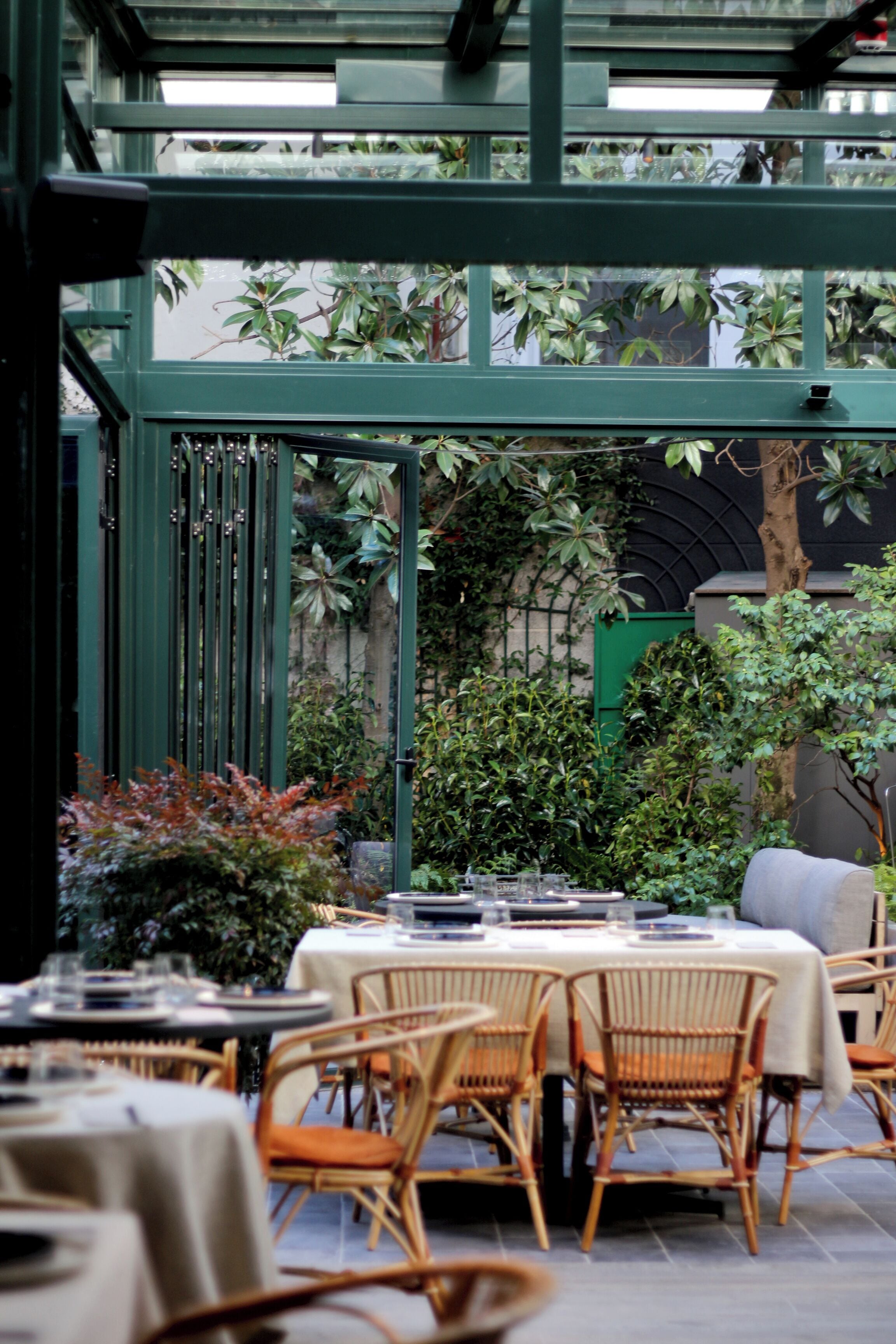 breakfast, lunch and dinner served