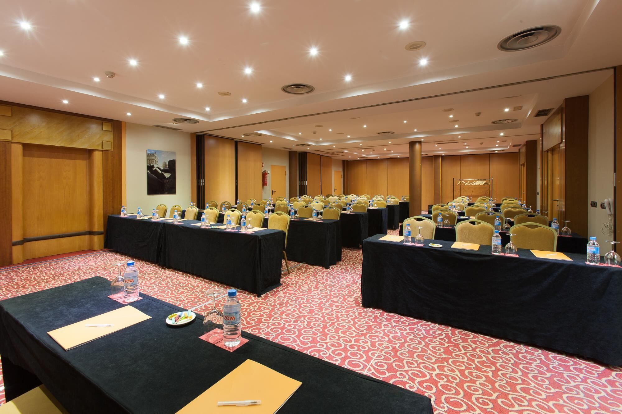 Photo - Silken Luis de León