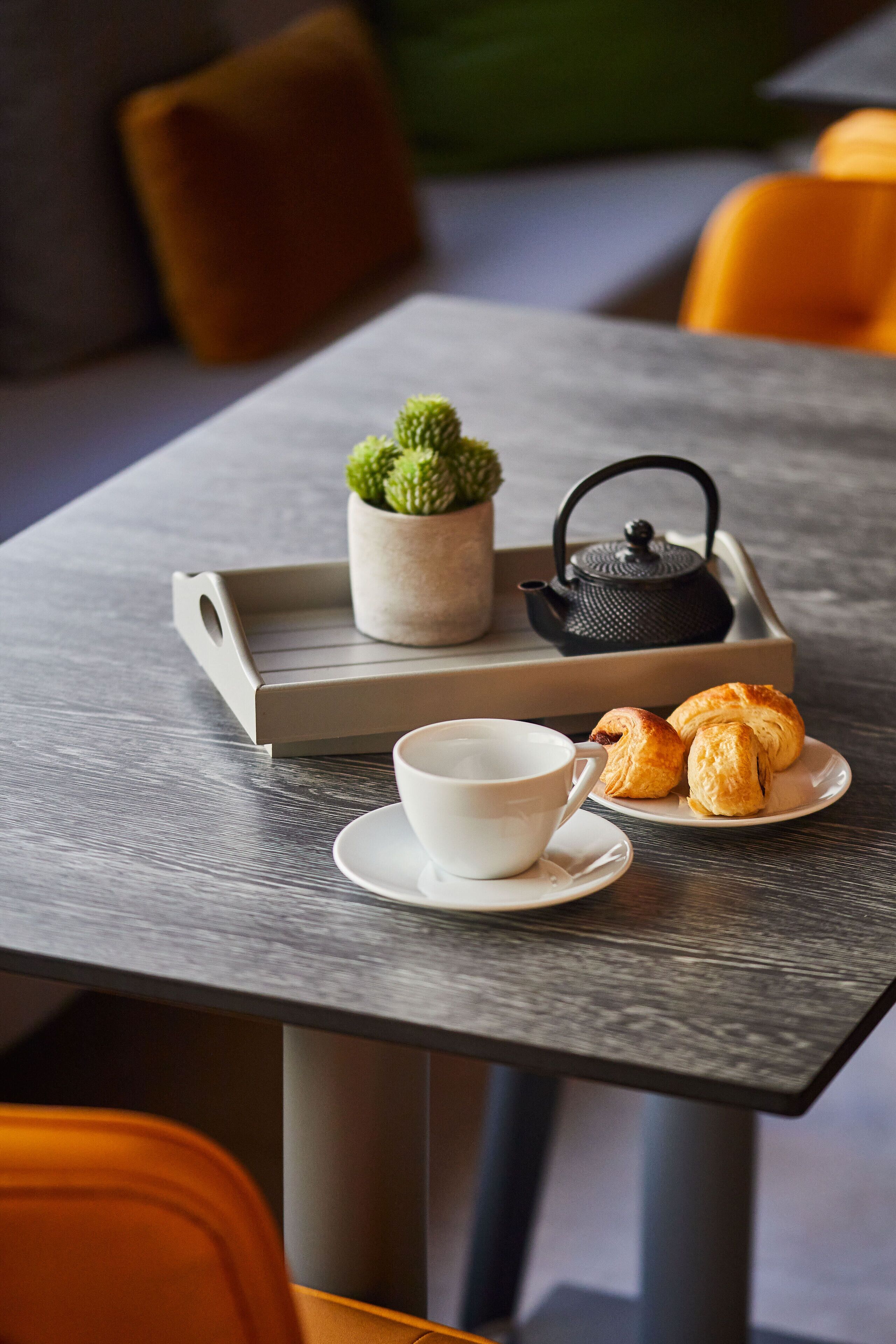 Photo - Silken Luis de León