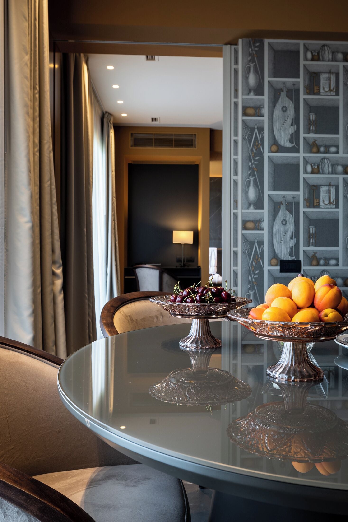 Executive Suite | Premium bedding, pillowtop beds, minibar, in-room safe