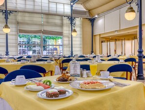 Breakfast and dinner served, Spanish cuisine