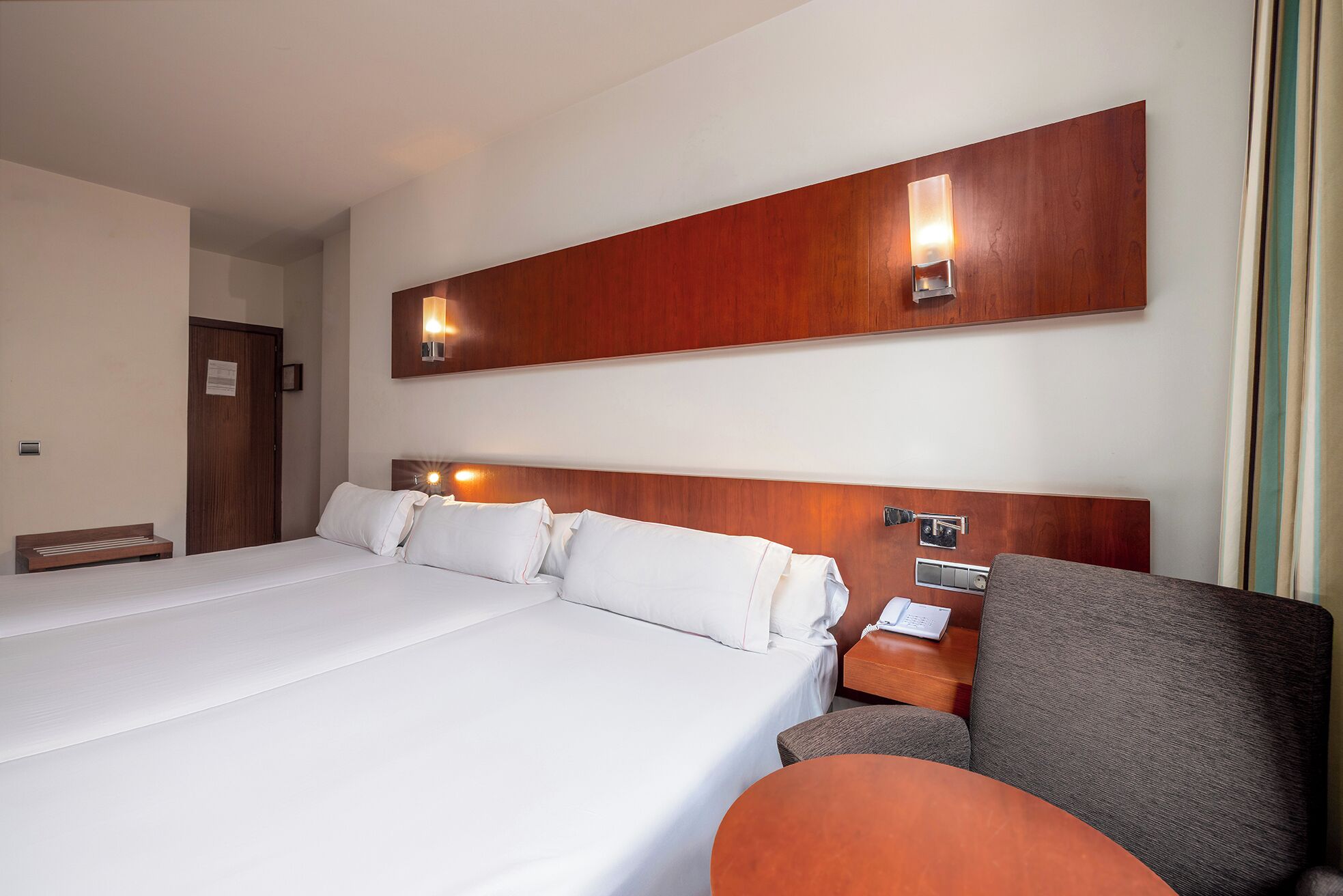 triple room | minibar, in-room safe, desk, soundproofing