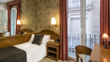 Single Room | 1 bedroom, in-room safe, desk, laptop workspace