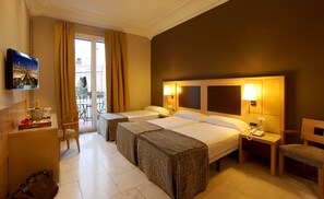 In-room safe, desk, laptop workspace, blackout drapes - Hotel Nouvel (Barcelona)