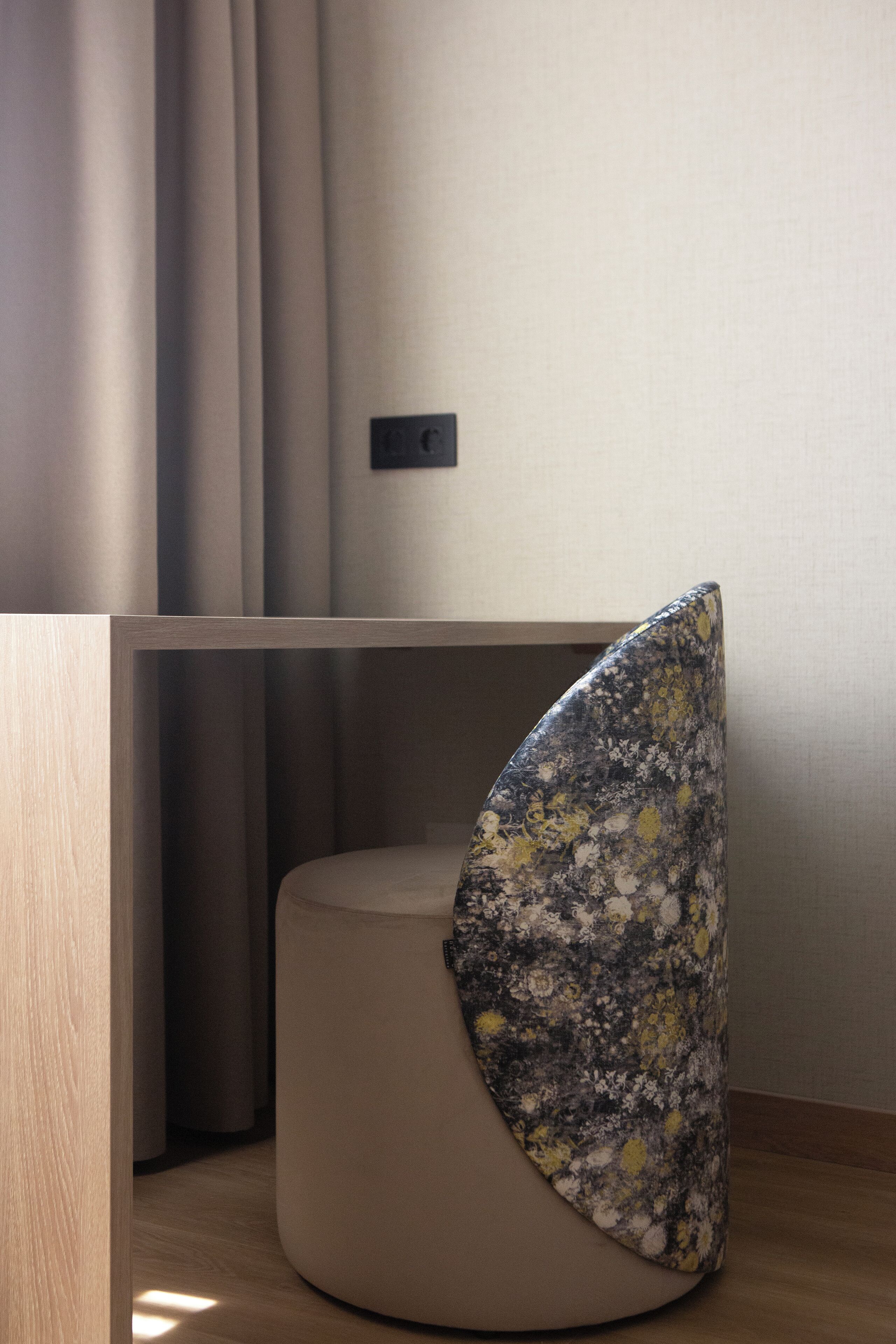 1 bedroom, hypo-allergenic bedding, down duvets, select comfort beds