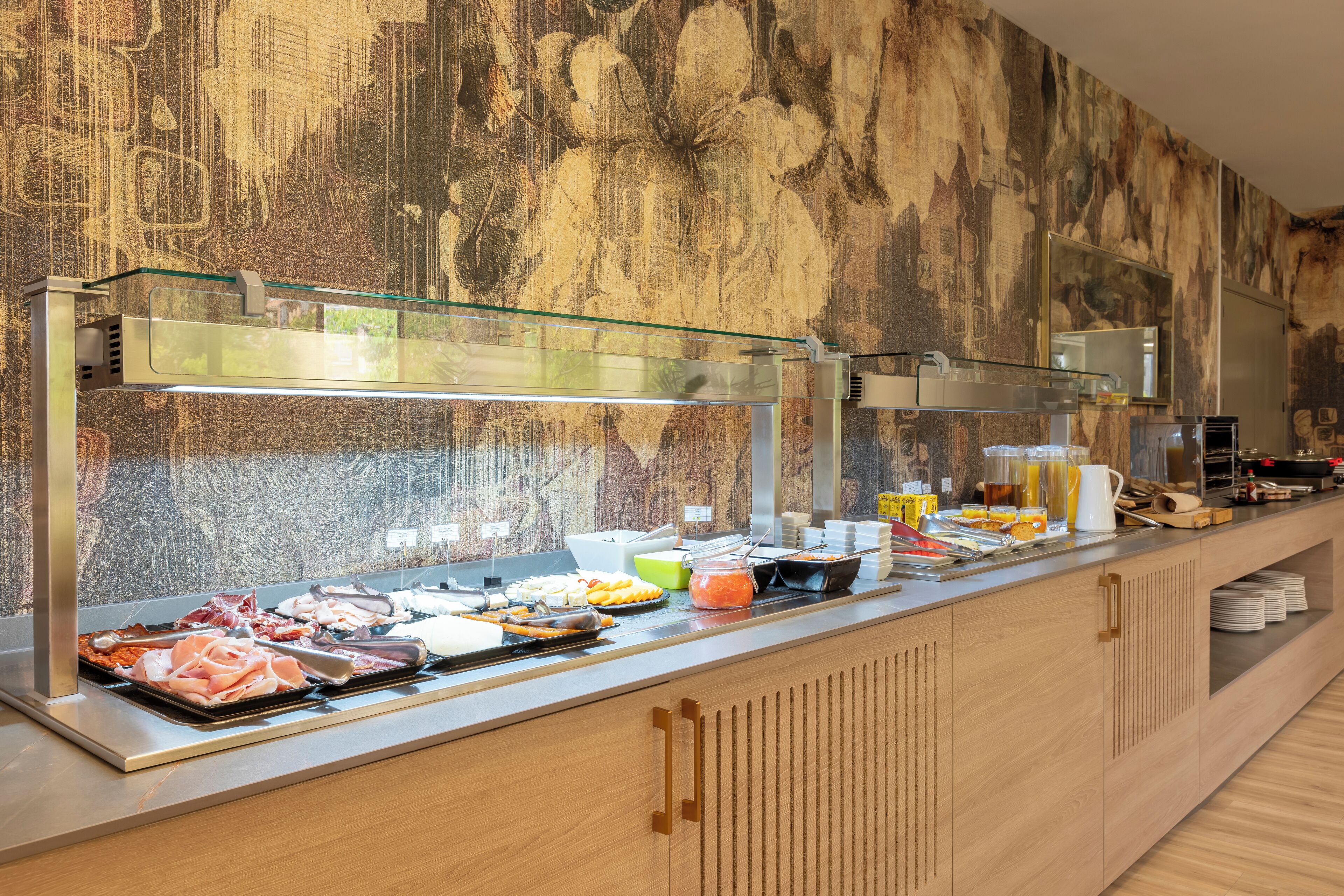 daily buffet breakfast (eur 18 per person)