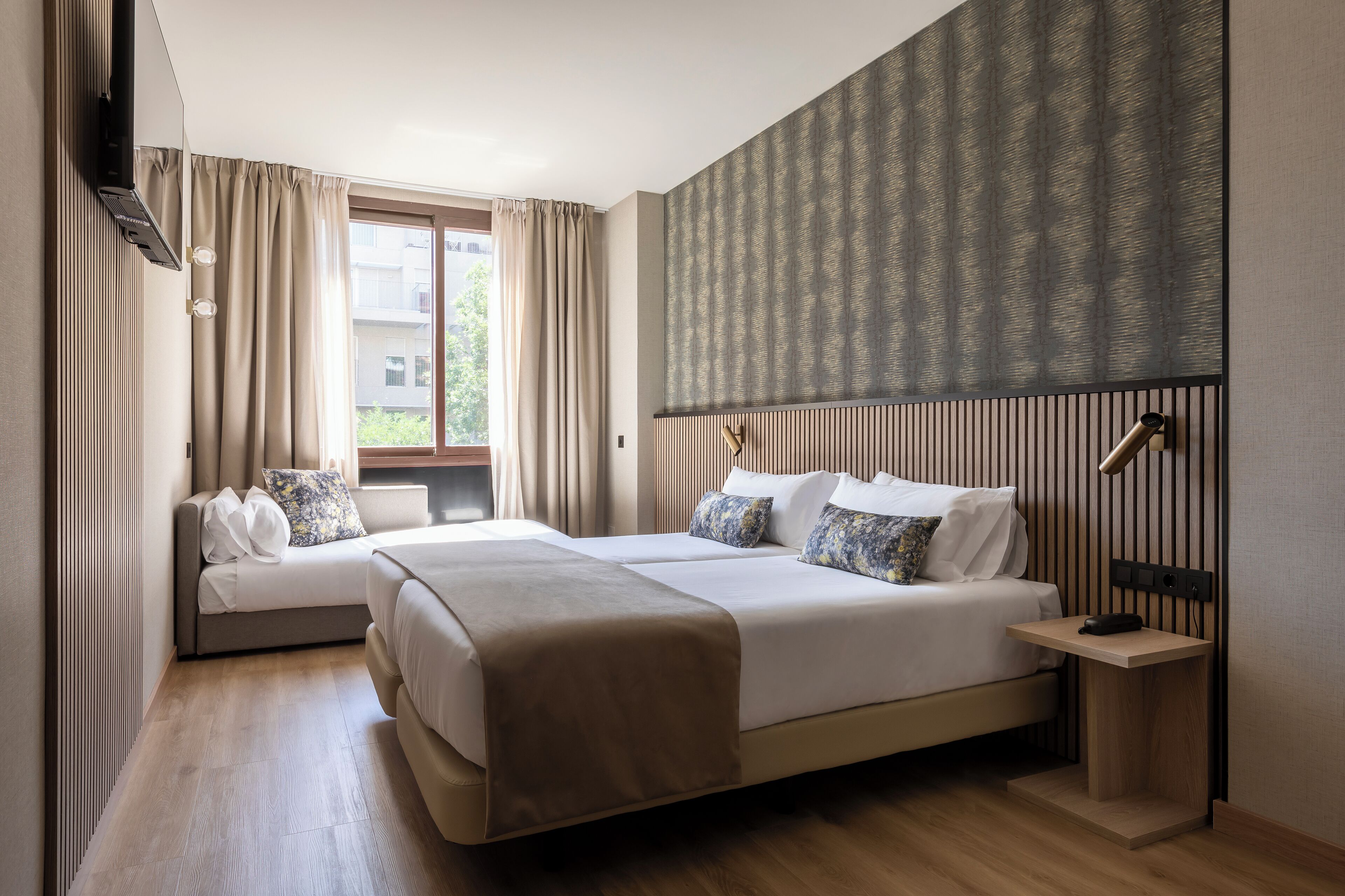 superior triple room | 1 bedroom, hypo-allergenic bedding, down duvets, select comfort beds
