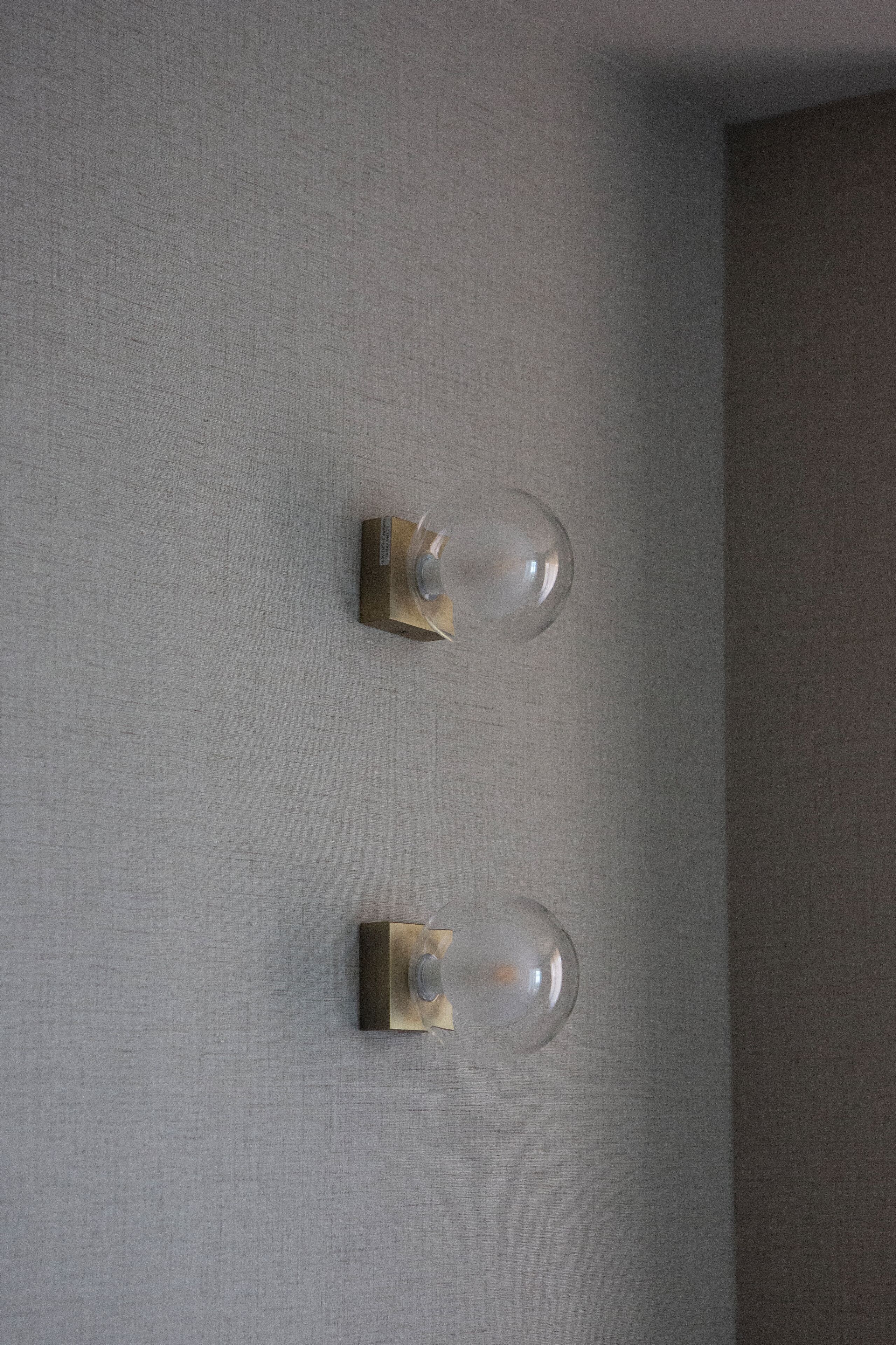 1 bedroom, hypo-allergenic bedding, down duvets, select comfort beds