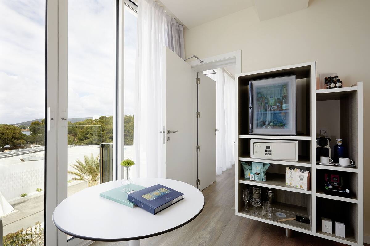 superior room, 2 bedrooms, connecting rooms (me) | 1 bedroom, premium bedding, minibar, in-room safe