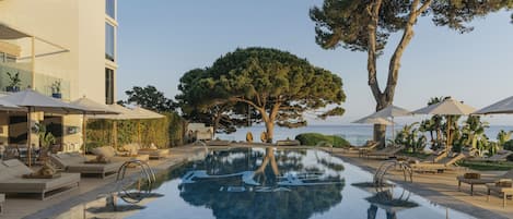 2 outdoor pools, pool cabanas (surcharge), pool umbrellas