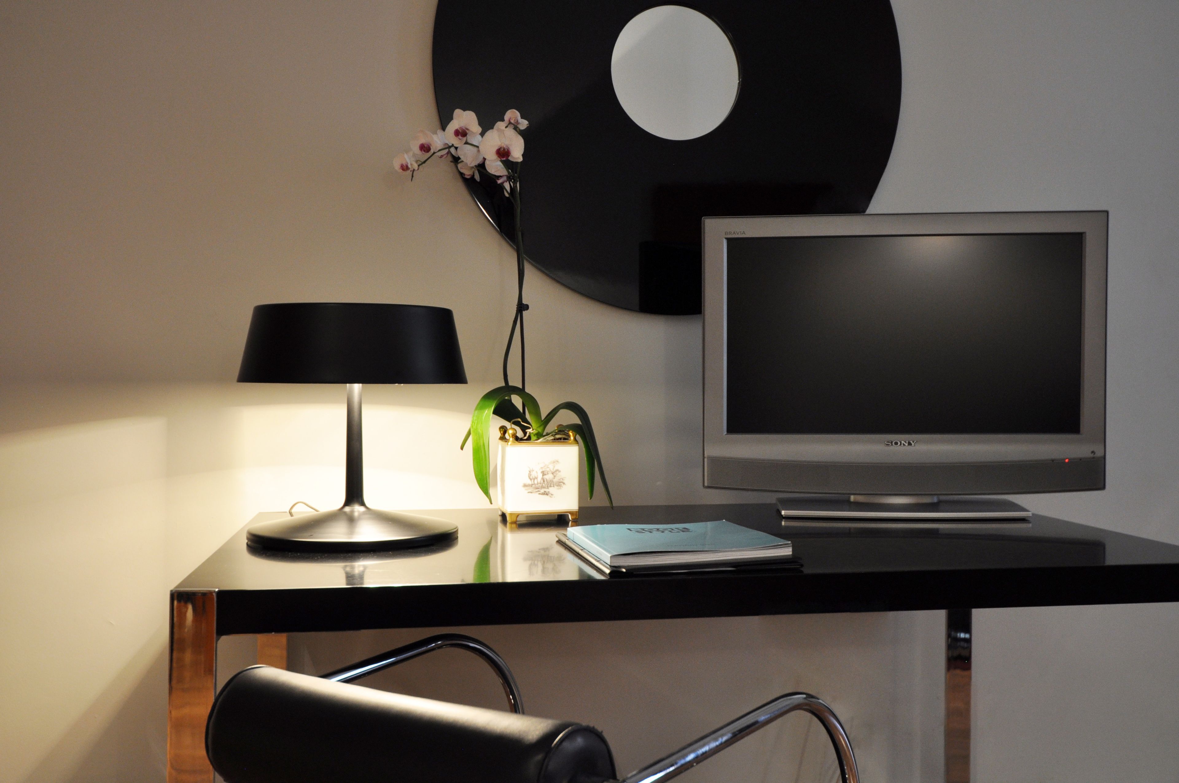 in-room business centre